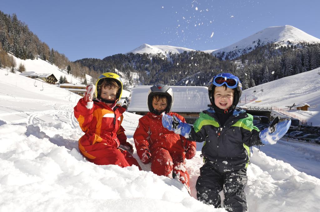 Kinder- Und Familienhotel Nockalm Innerkrems Rum bild