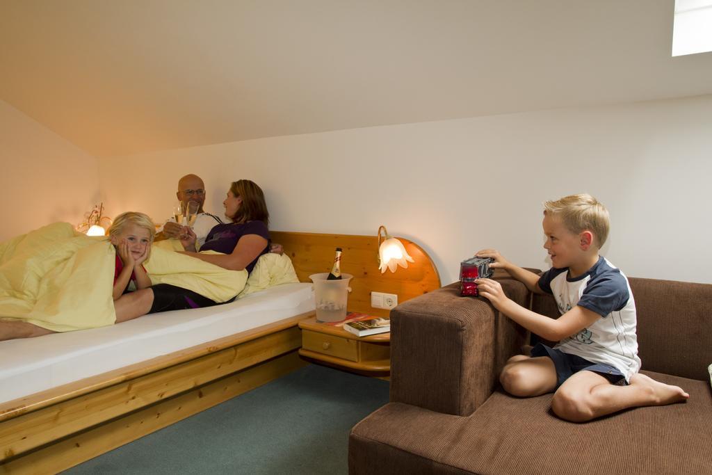 Kinder- Und Familienhotel Nockalm Innerkrems Exteriör bild