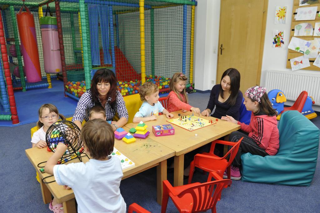Kinder- Und Familienhotel Nockalm Innerkrems Exteriör bild
